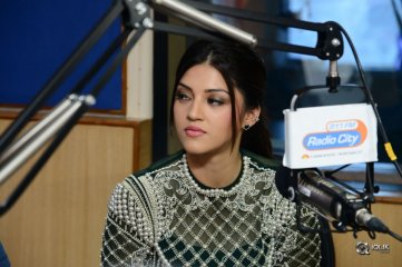 Mahanubhavudu Movie Team At Radio City